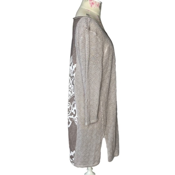 Chicos abstract printed Blouse Long Sleeves Tunic Style Tan White 1 Medium NWT - Picture 3 of 12